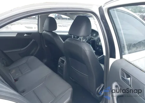 2011 Volkswagen Jetta 2.0L Tdi z USA, uszkodzony, nr VIN 3VWLL7AJ2BM110906